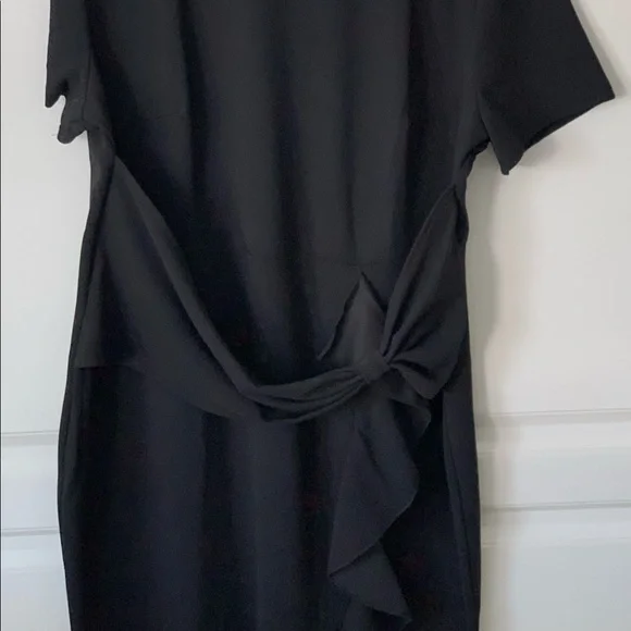 Short sleeve short black comfortable dress. - Picture 9 of 9